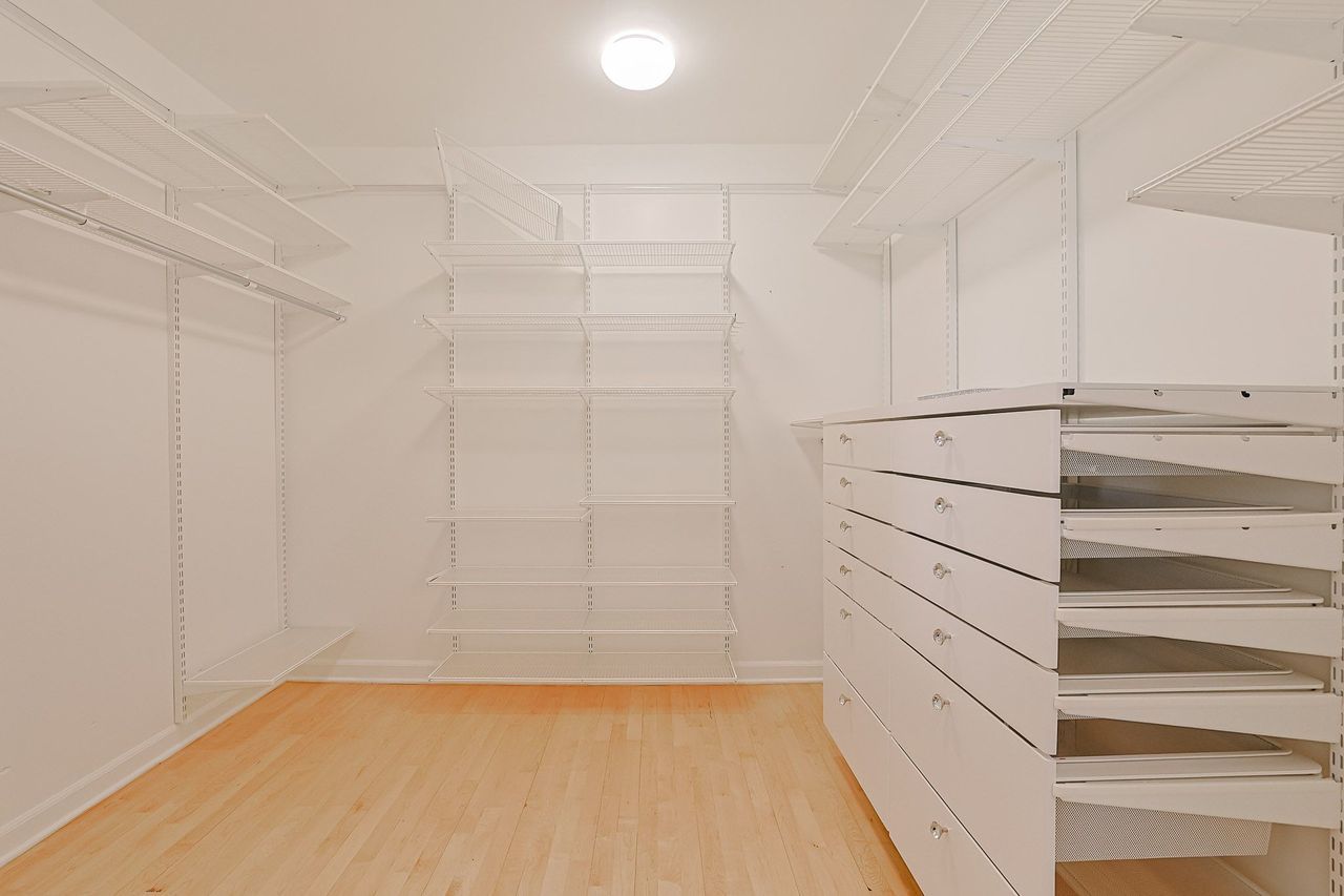 1909 Lynn Circle, Libertyville, IL 60048