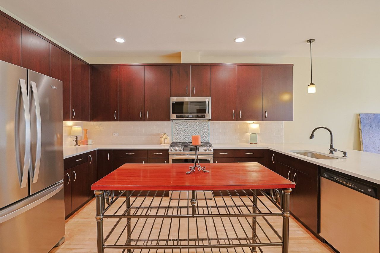 1909 Lynn Circle, Libertyville, IL 60048