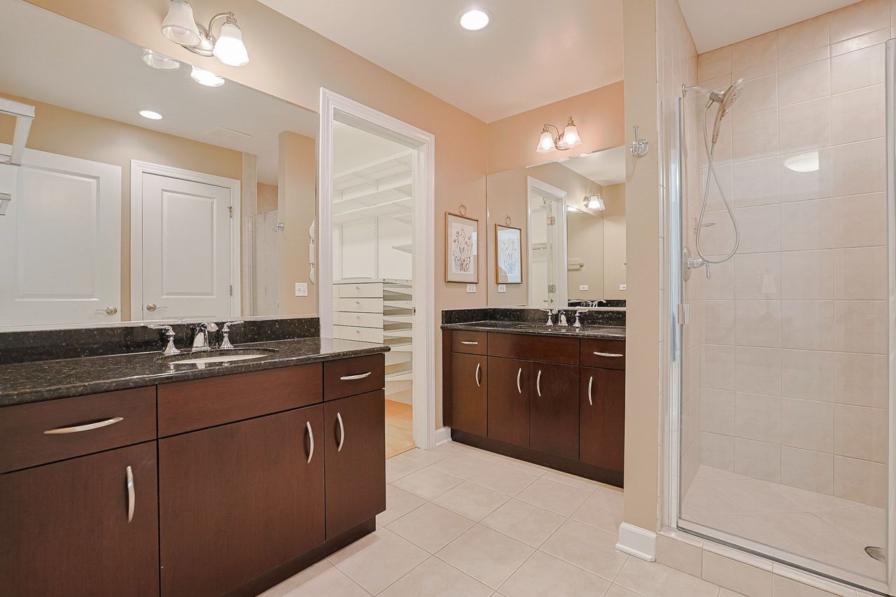 1909 Lynn Circle, Libertyville, IL 60048