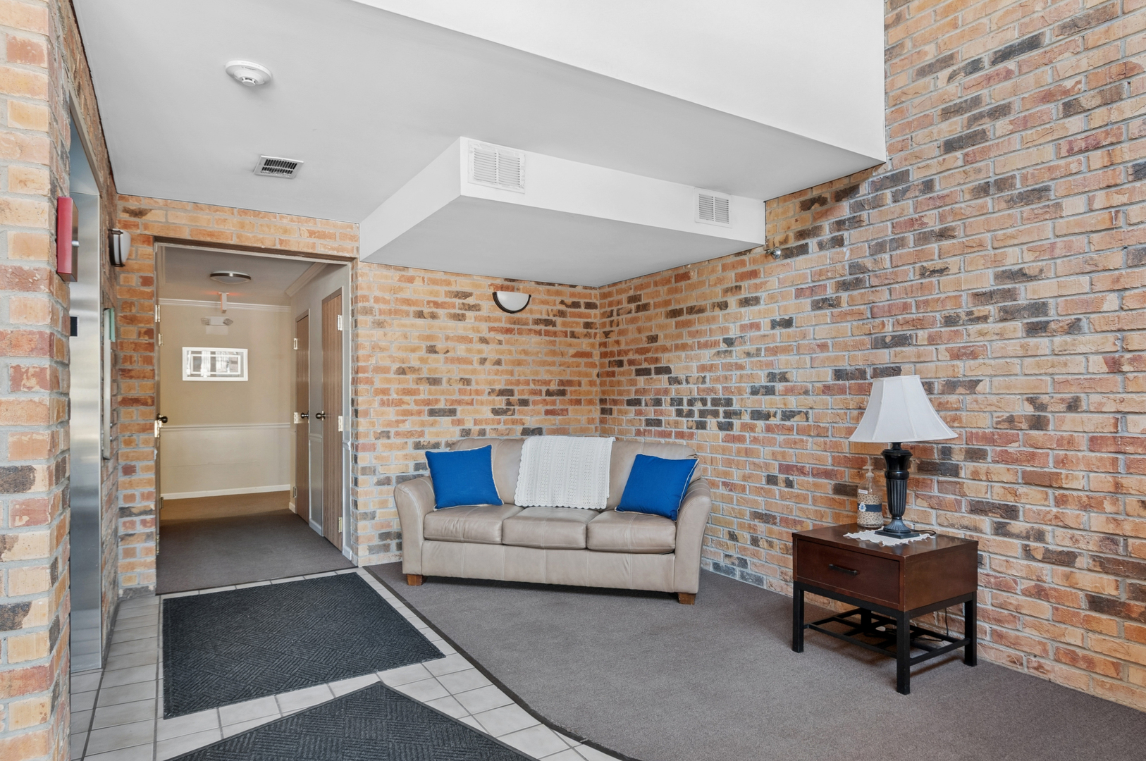 2880 Torrey Pine Lane #2C, Lisle, IL 60532