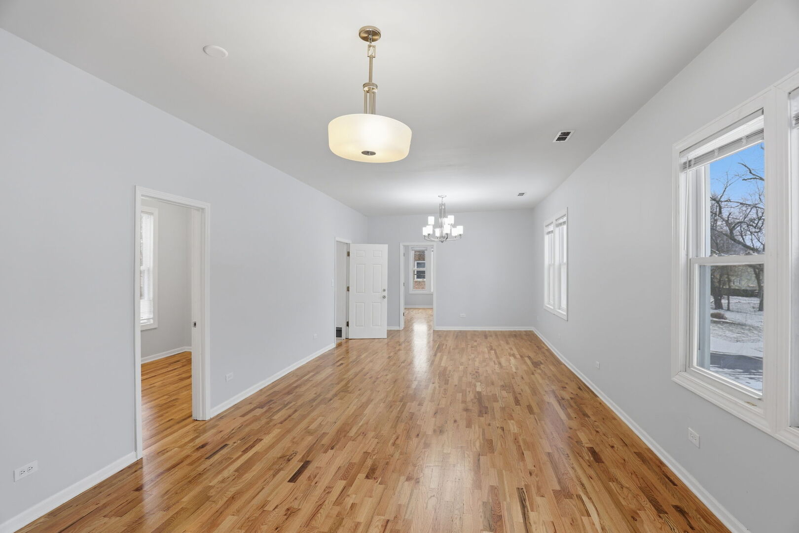 5256 S Carpenter Street, Chicago, IL 60609