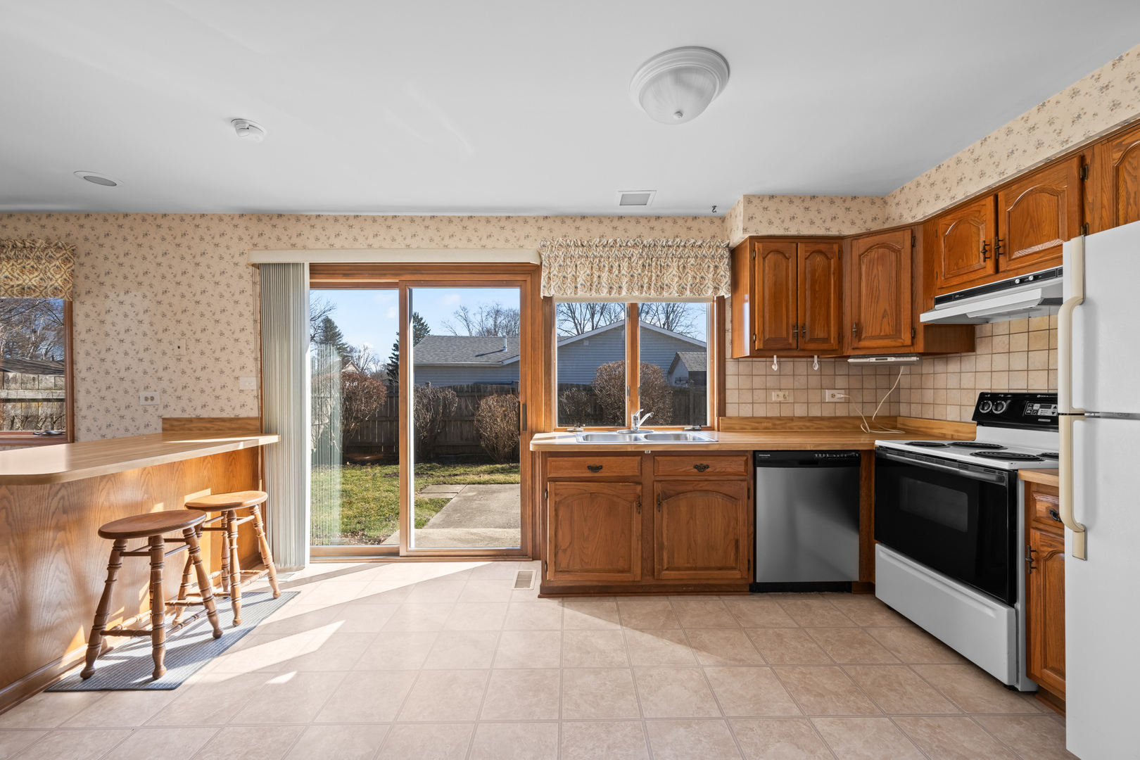 997 N PLUM GROVE Road, Palatine, IL 60067