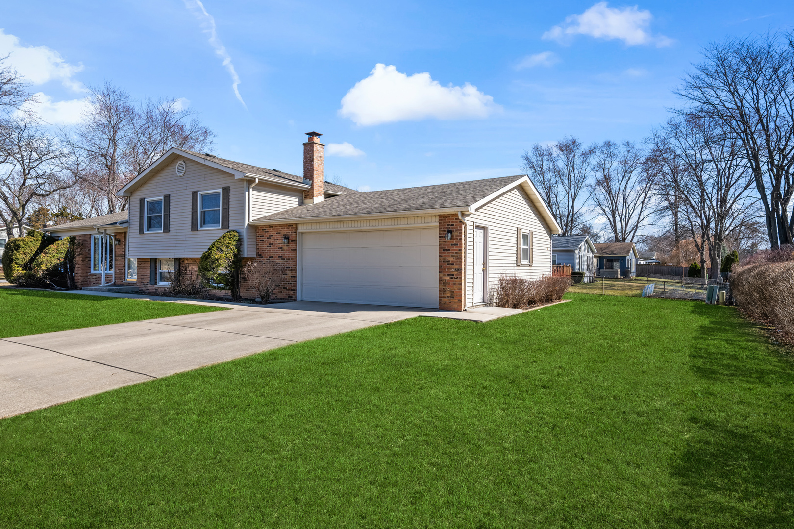 997 N PLUM GROVE Road, Palatine, IL 60067