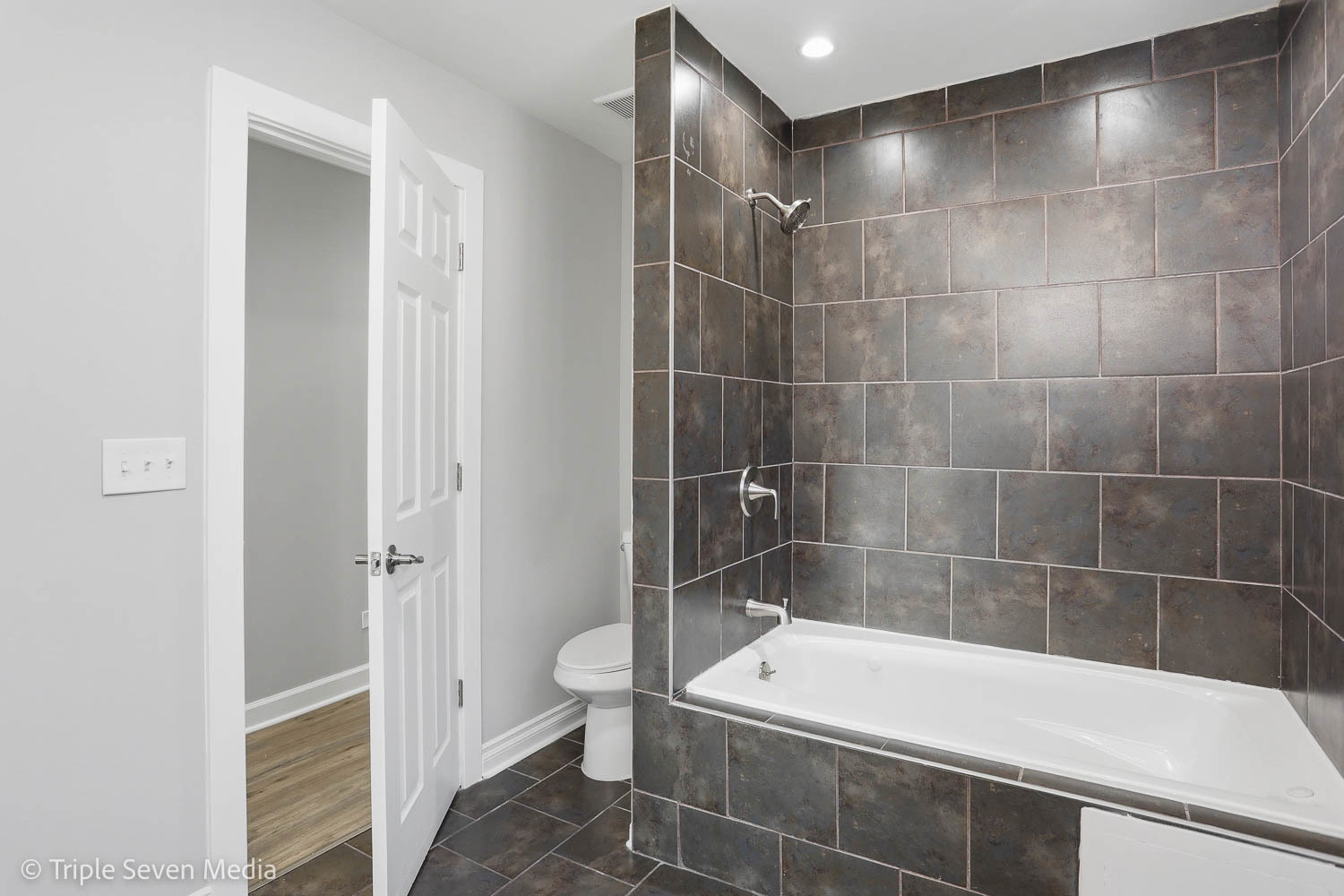 7520 S CARPENTER Street, Chicago, IL 60620