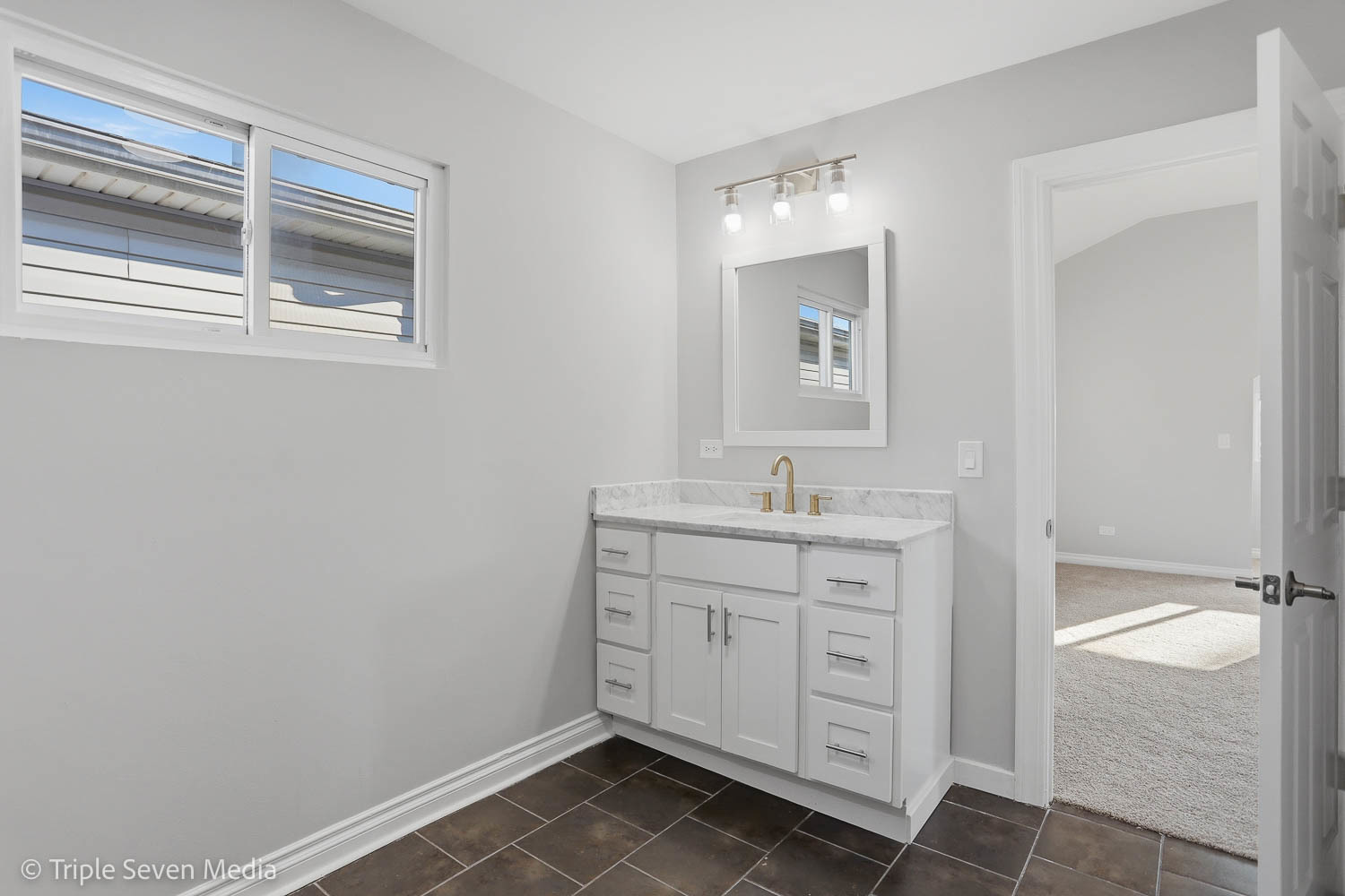 7520 S CARPENTER Street, Chicago, IL 60620