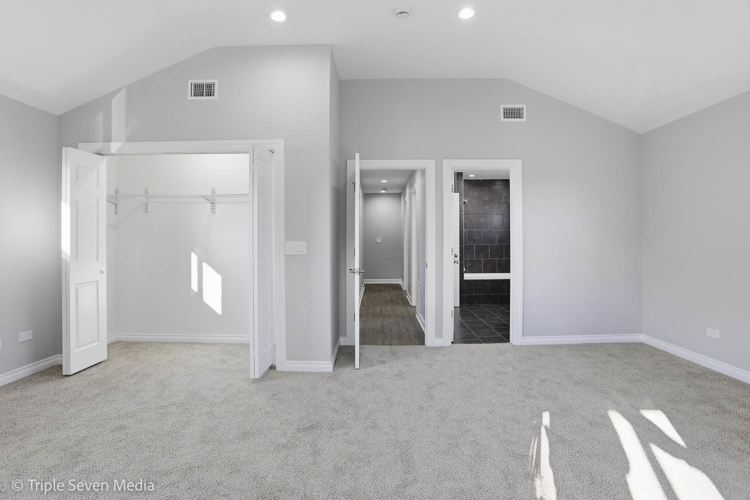 7520 S CARPENTER Street, Chicago, IL 60620