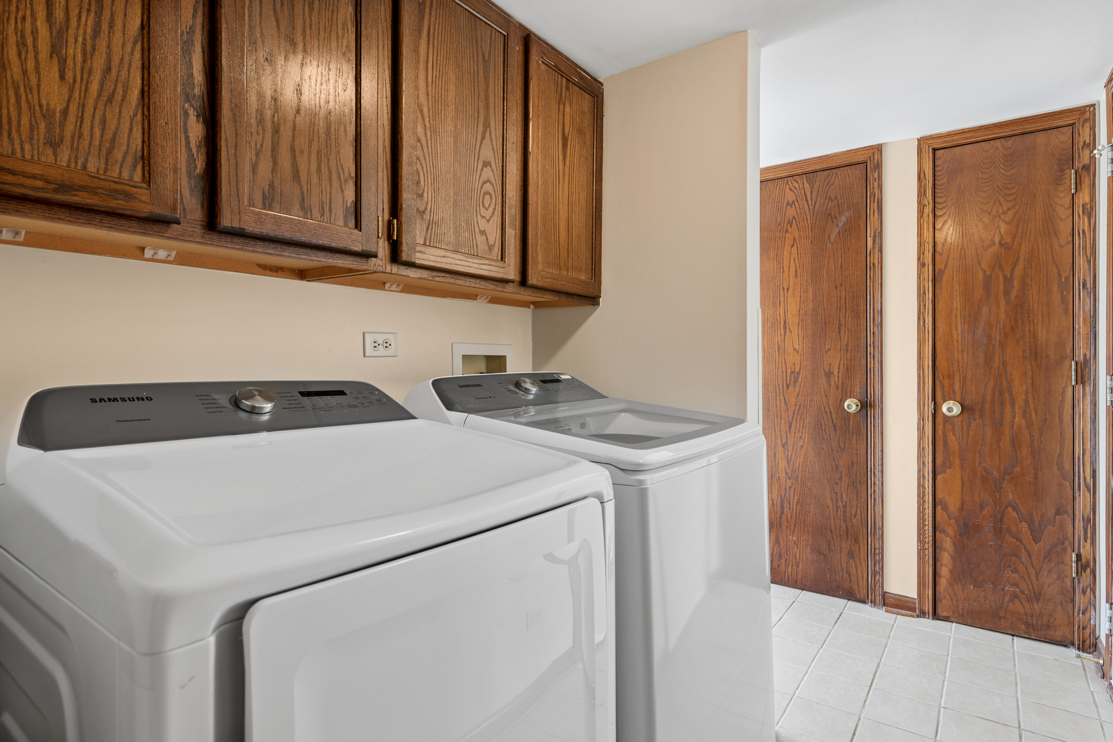 3585 Princeton Avenue, Aurora, IL 60504