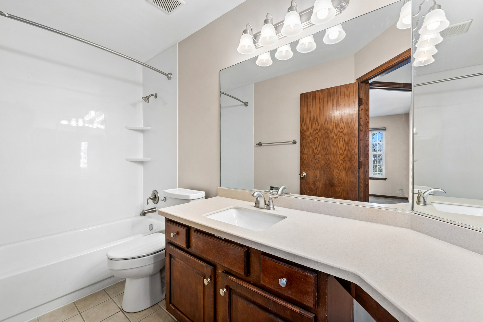 3585 Princeton Avenue, Aurora, IL 60504