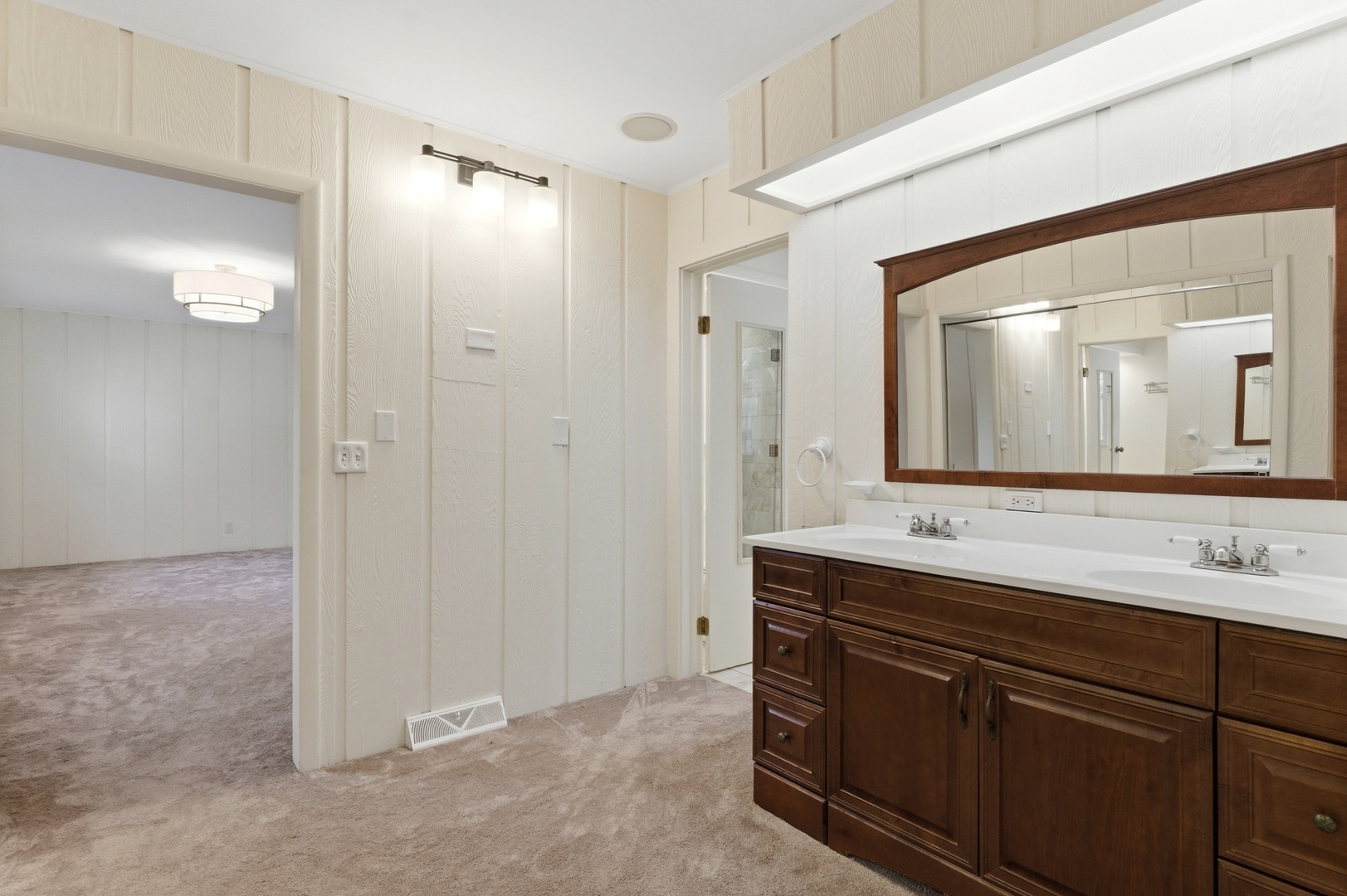 700 Broadway Avenue, Crystal Lake, IL 60014