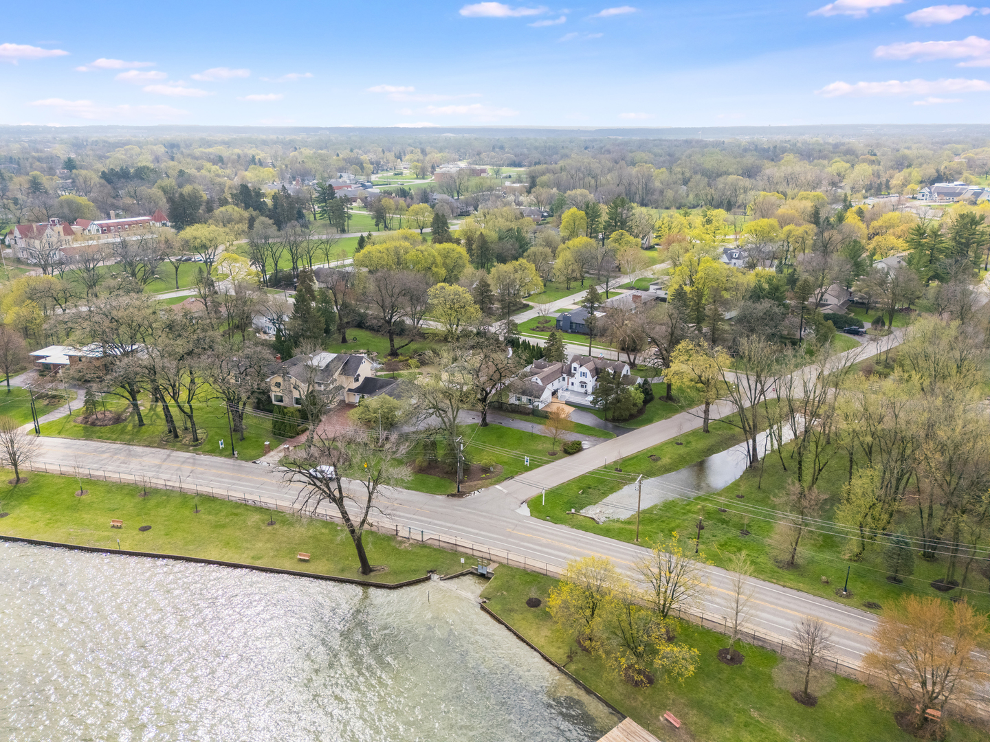 700 Broadway Avenue, Crystal Lake, IL 60014