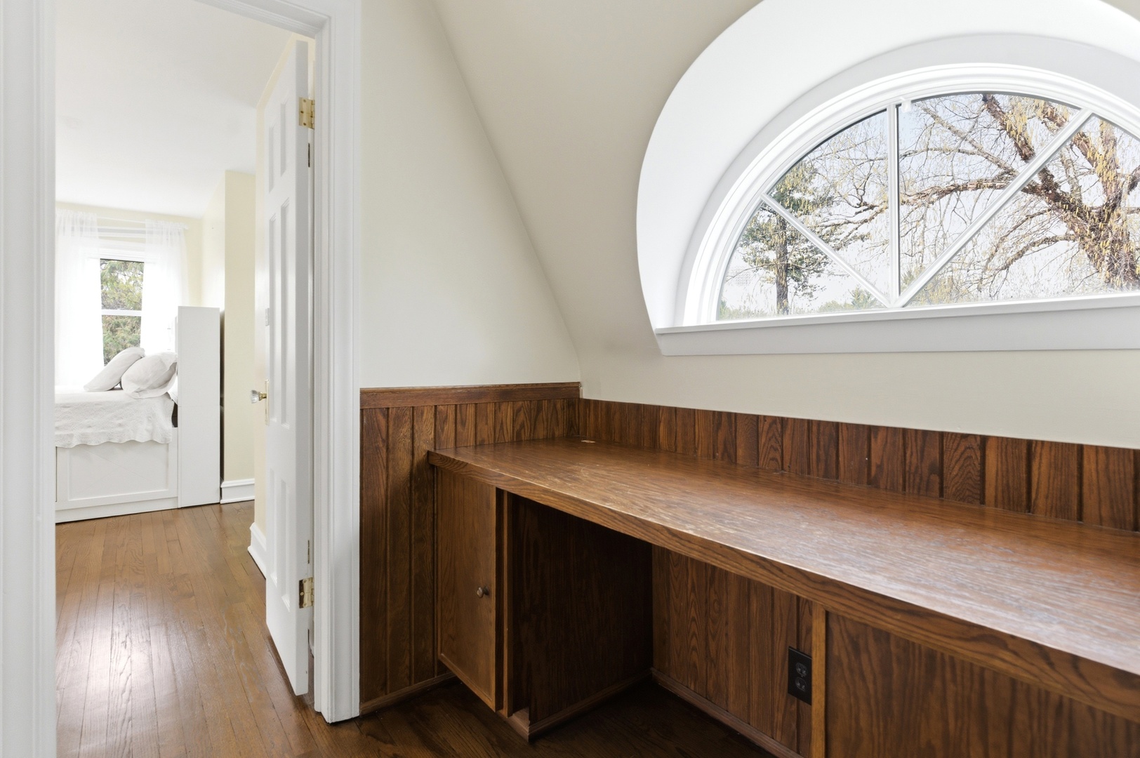 700 Broadway Avenue, Crystal Lake, IL 60014