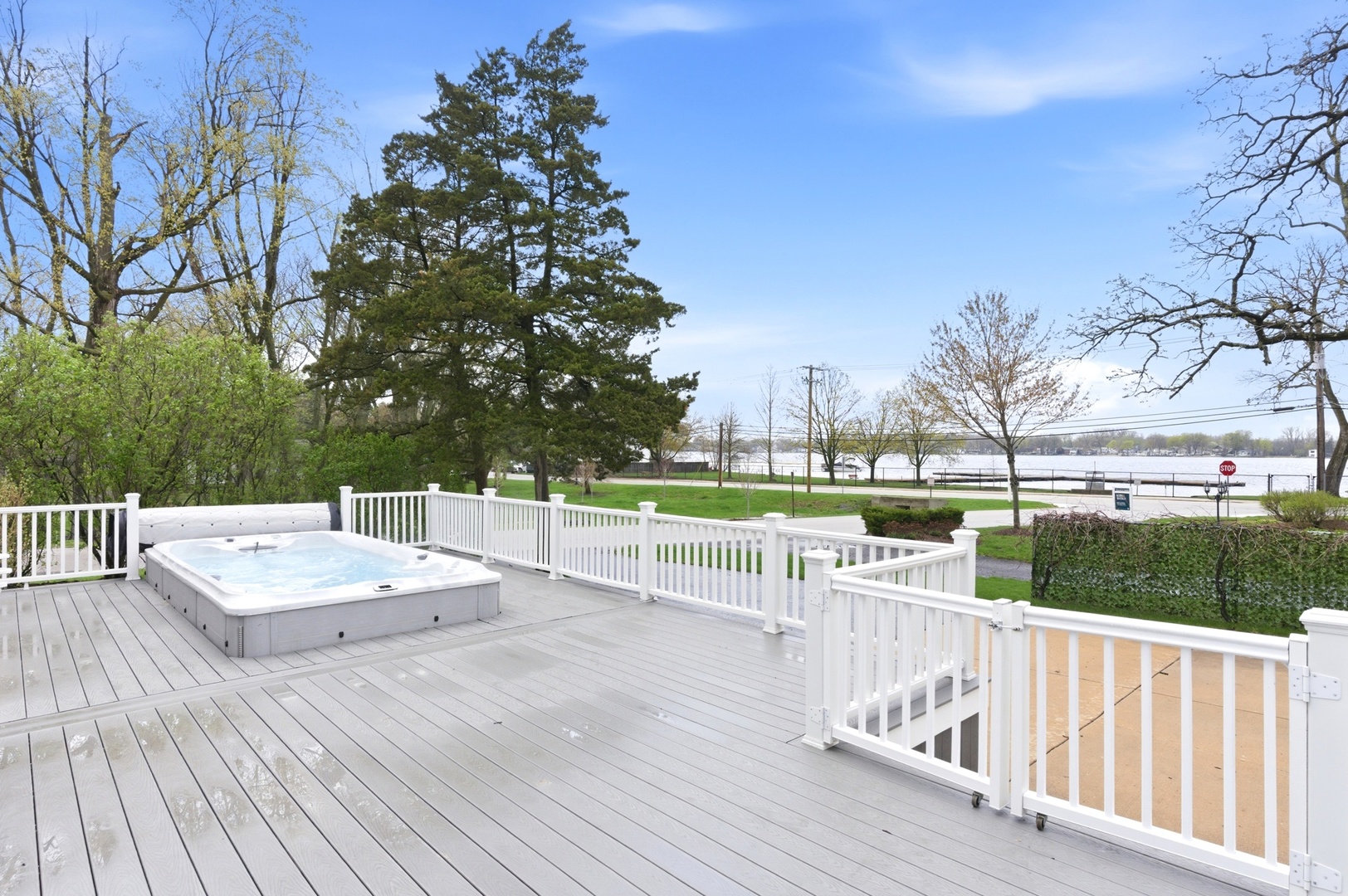 700 Broadway Avenue, Crystal Lake, IL 60014