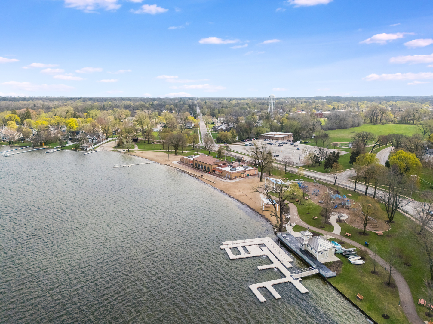 700 Broadway Avenue, Crystal Lake, IL 60014