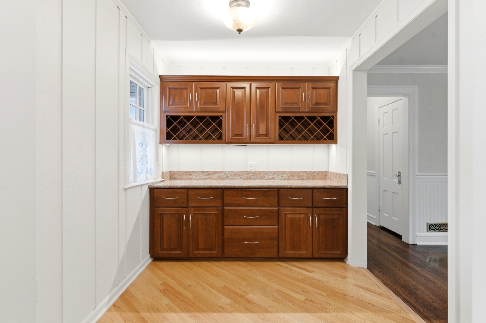 700 Broadway Avenue, Crystal Lake, IL 60014