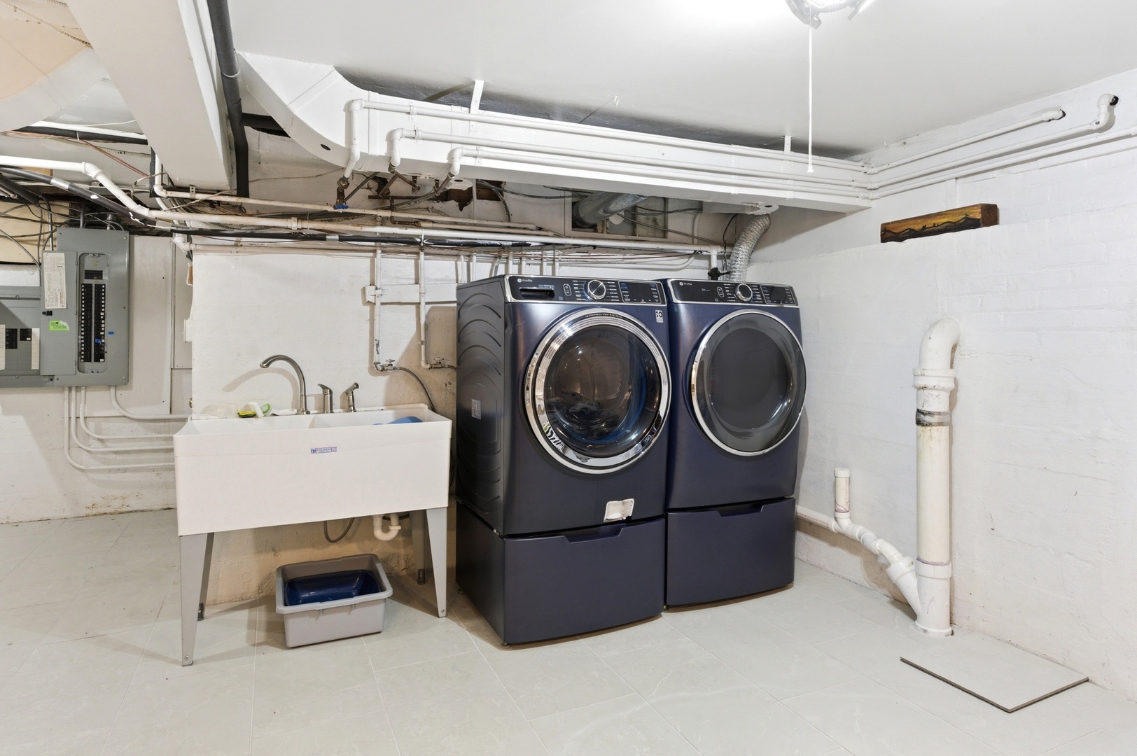 700 Broadway Avenue, Crystal Lake, IL 60014