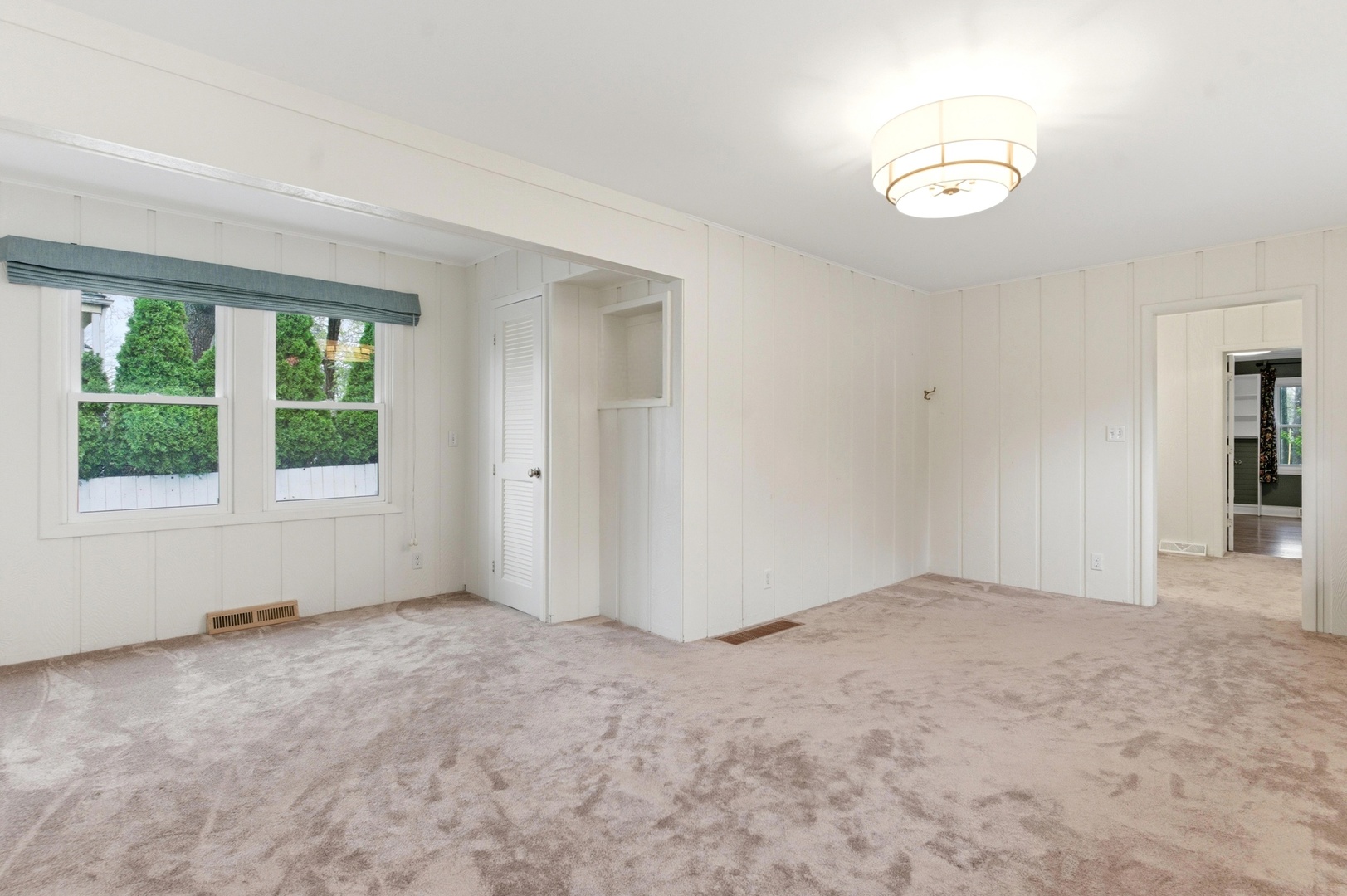 700 Broadway Avenue, Crystal Lake, IL 60014