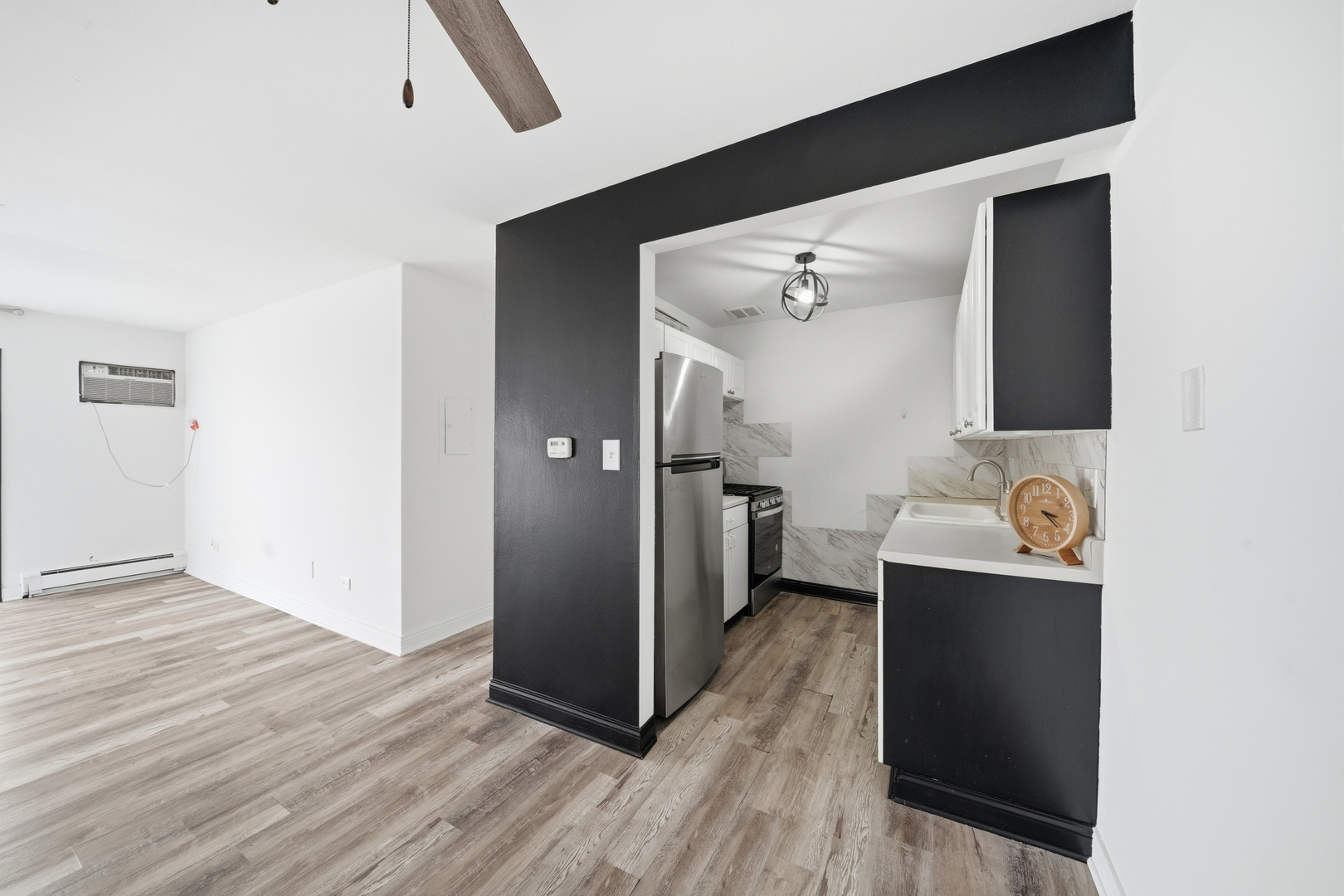 2 E Dundee Quarter Drive #B201, Palatine, IL 60074