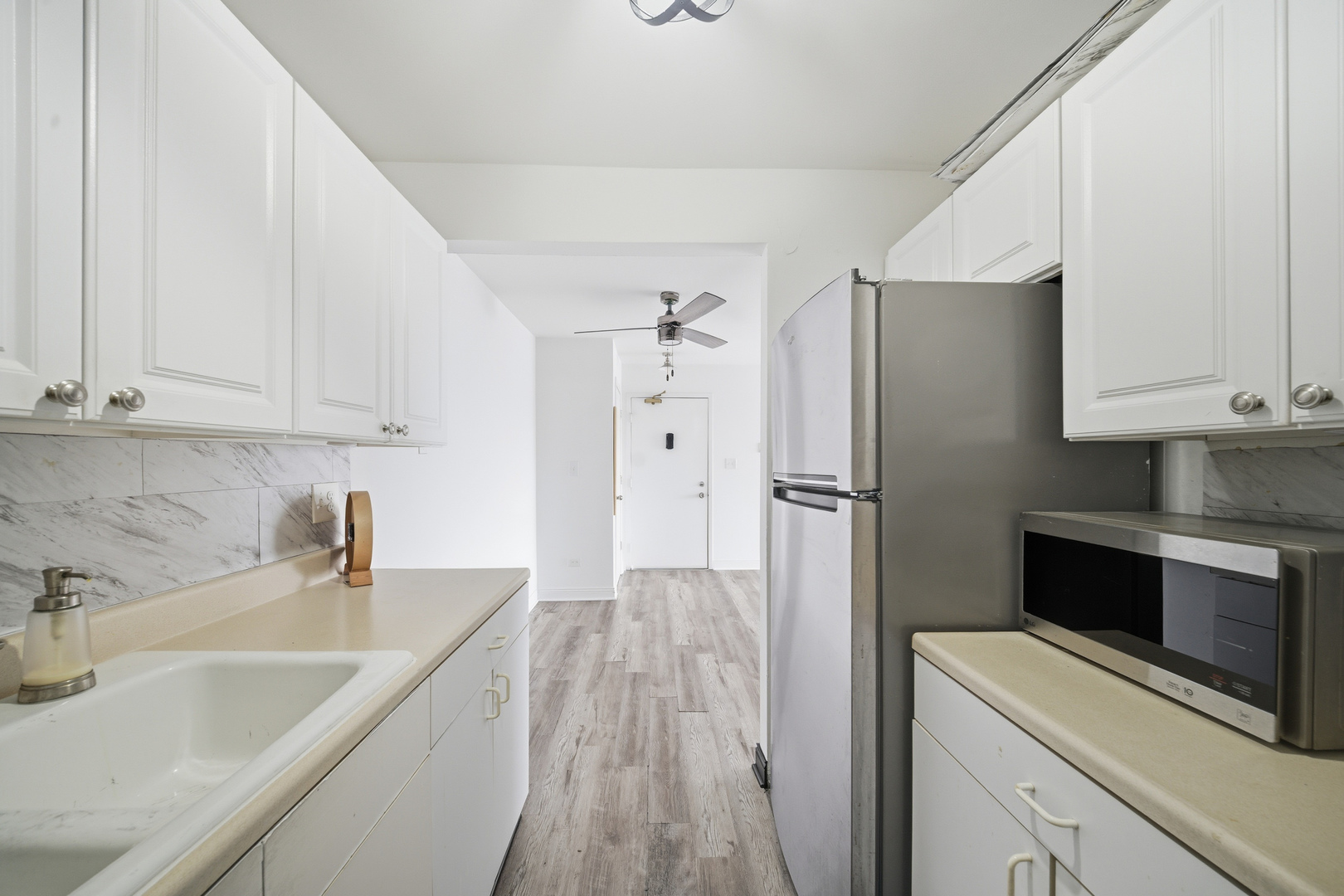 2 E Dundee Quarter Drive #B201, Palatine, IL 60074