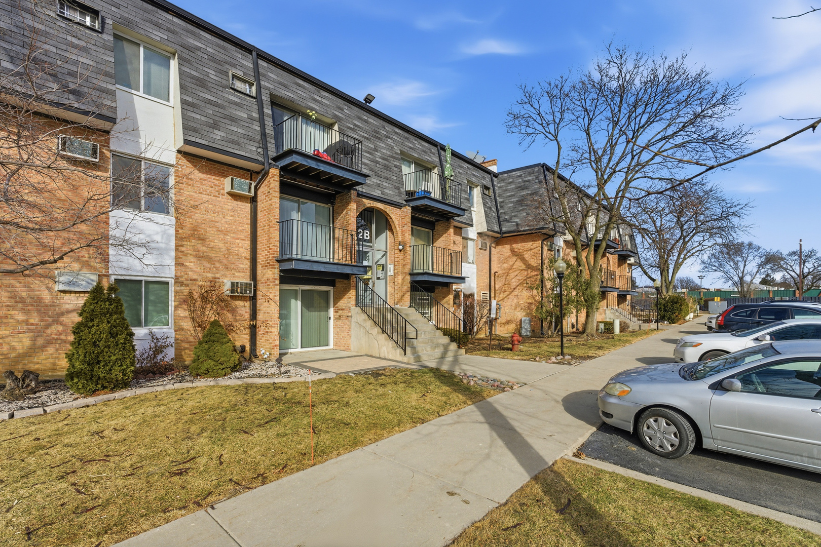2 E Dundee Quarter Drive #B201, Palatine, IL 60074