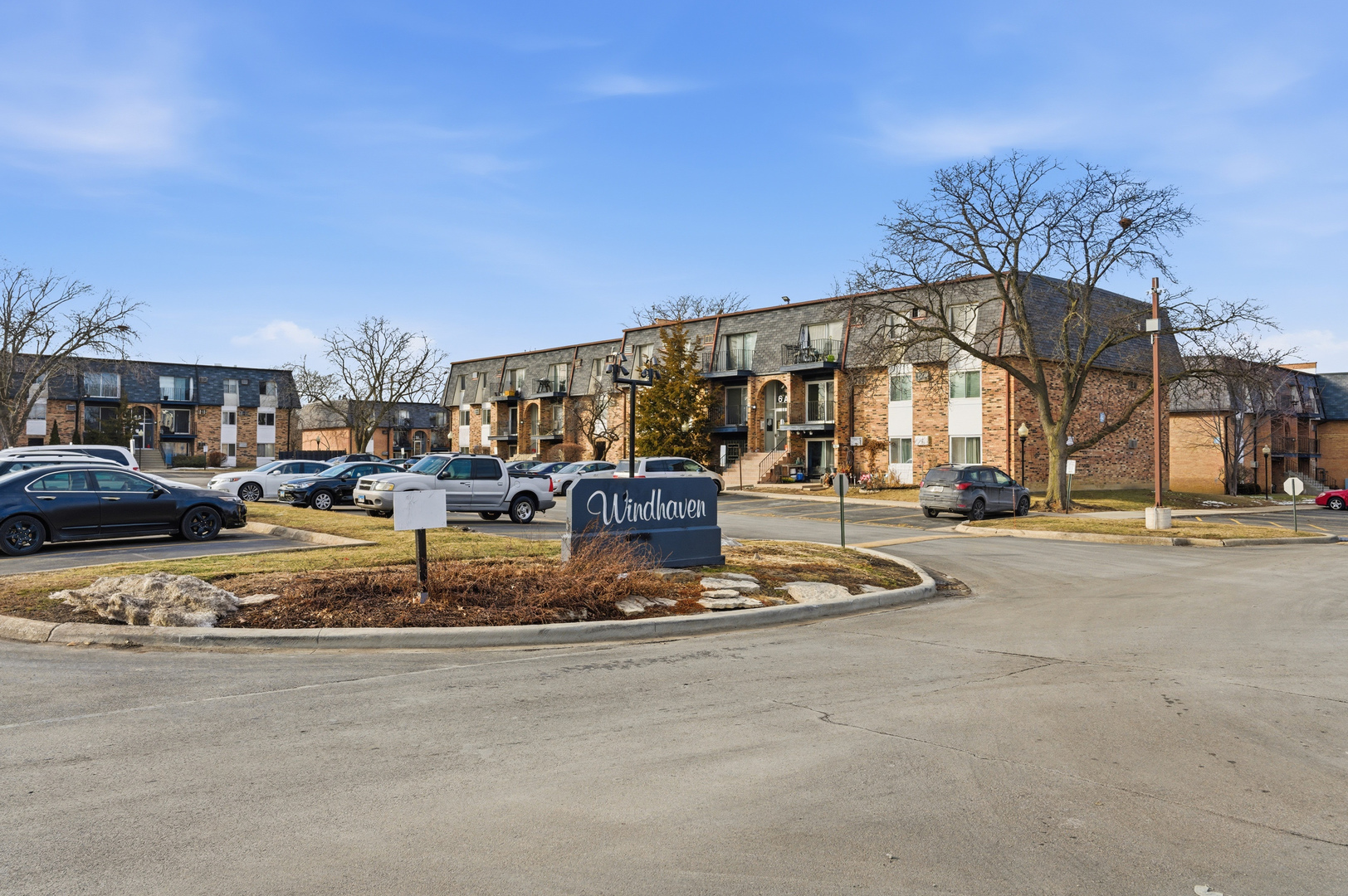 2 E Dundee Quarter Drive #B201, Palatine, IL 60074