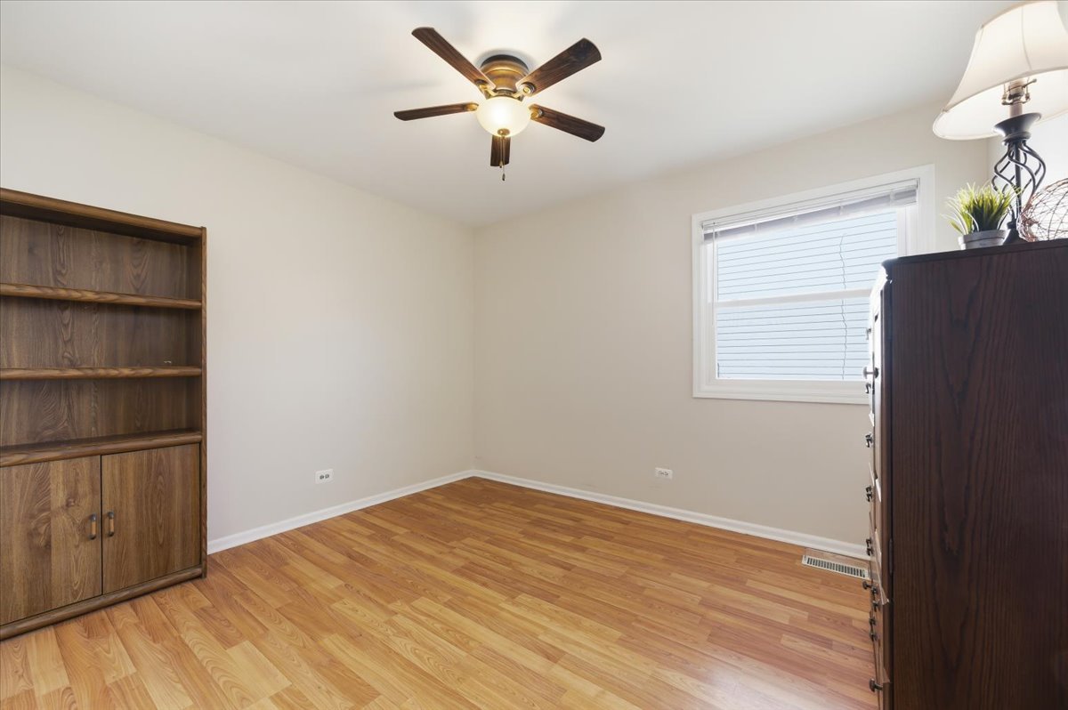 155 Surrey Drive, Carol Stream, IL 60188