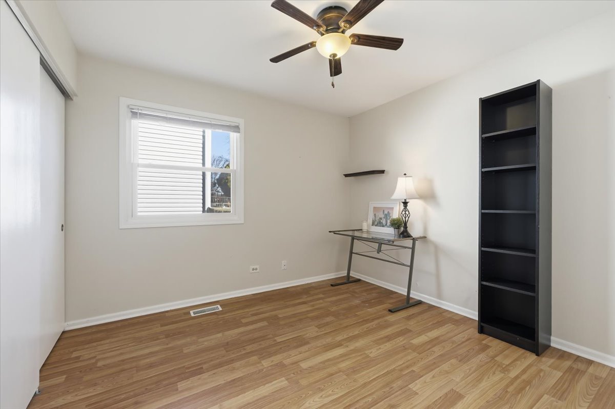 155 Surrey Drive, Carol Stream, IL 60188