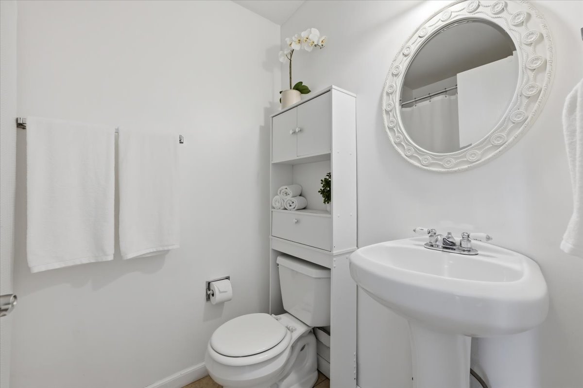 155 Surrey Drive, Carol Stream, IL 60188