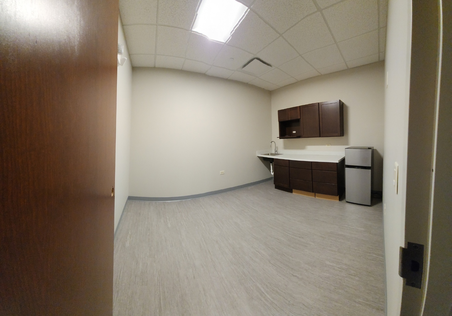 4200 Cantera Drive #117, Warrenville, IL 60555