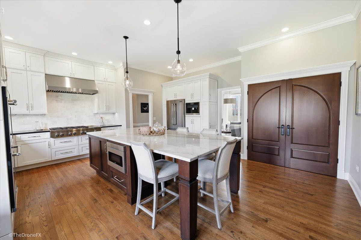 121 Brighton Drive, Wheaton, IL 60189