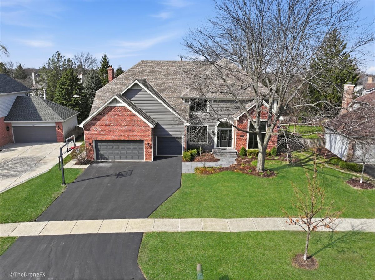121 Brighton Drive, Wheaton, IL 60189
