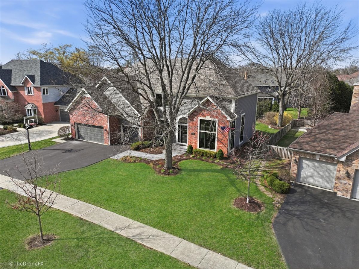 121 Brighton Drive, Wheaton, IL 60189