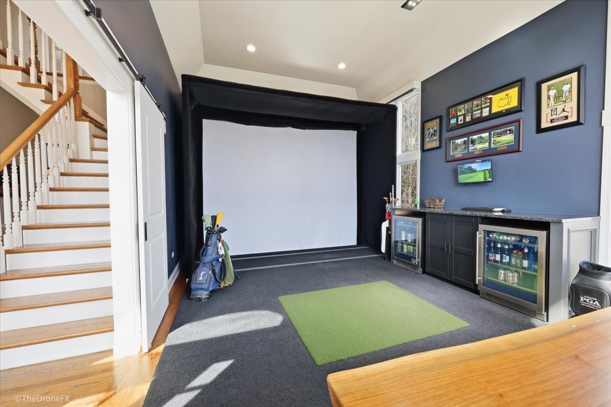 121 Brighton Drive, Wheaton, IL 60189