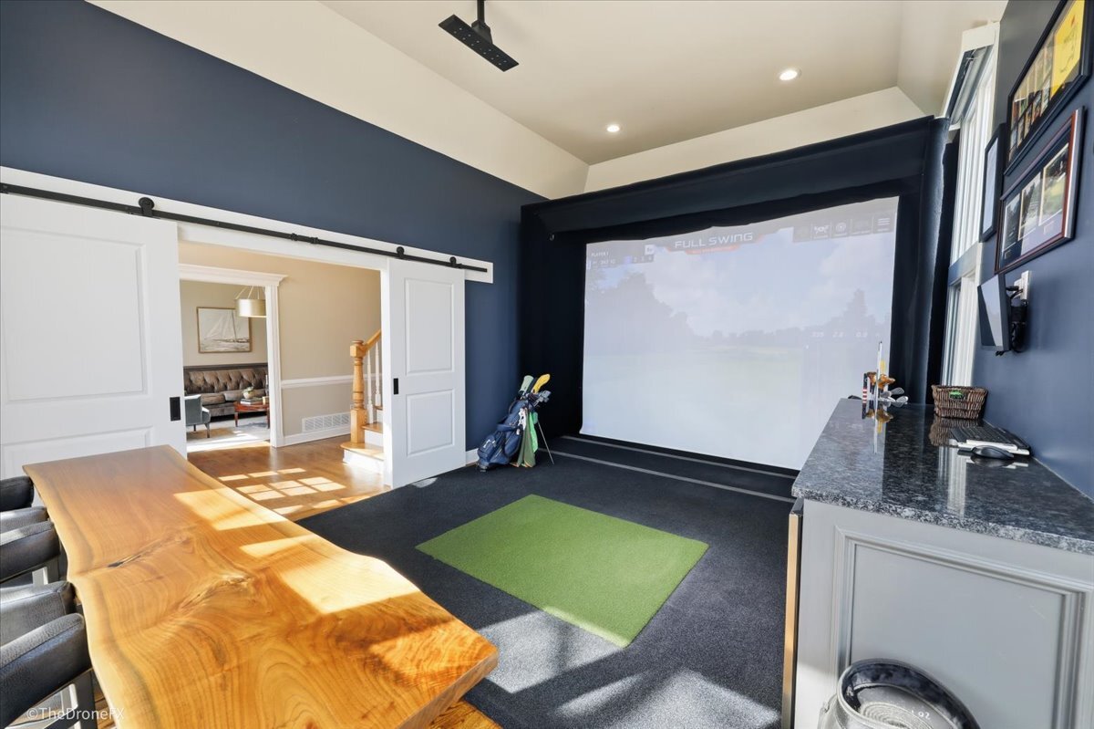 121 Brighton Drive, Wheaton, IL 60189