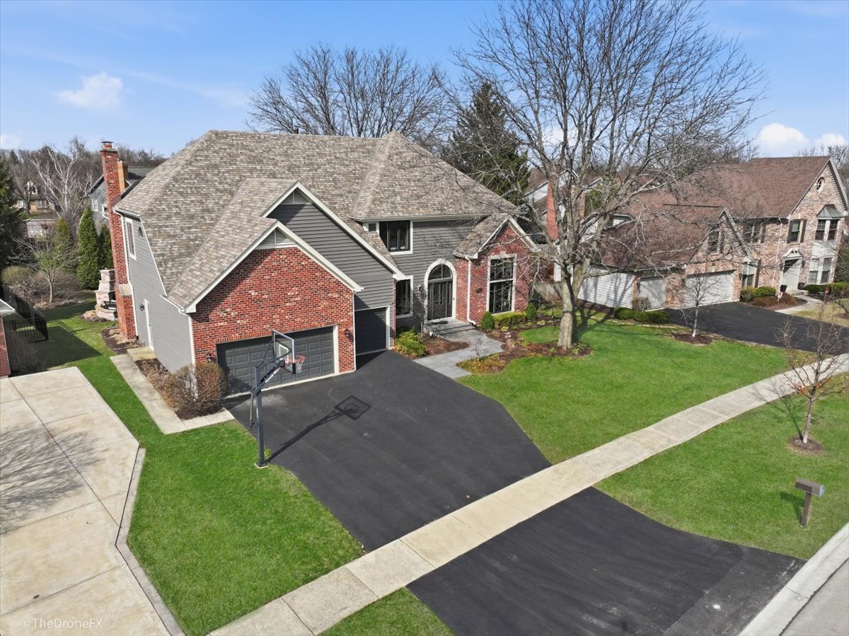 121 Brighton Drive, Wheaton, IL 60189