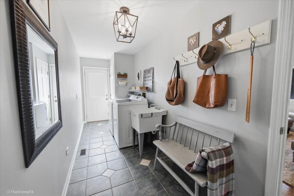 121 Brighton Drive, Wheaton, IL 60189