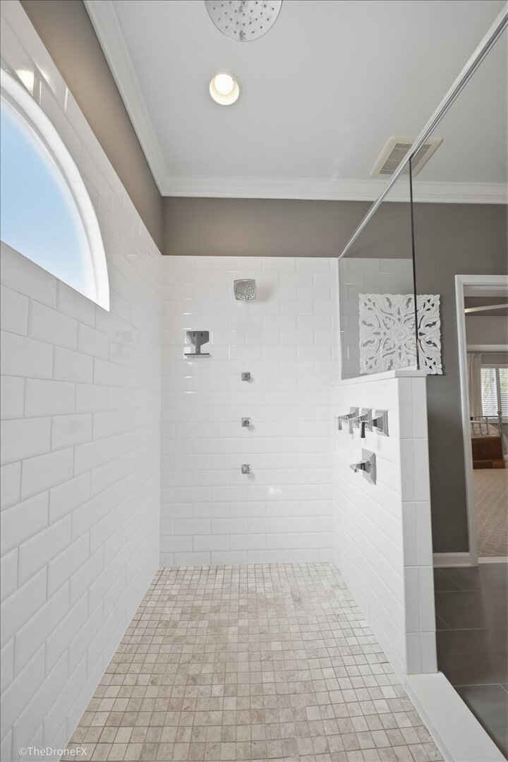 121 Brighton Drive, Wheaton, IL 60189