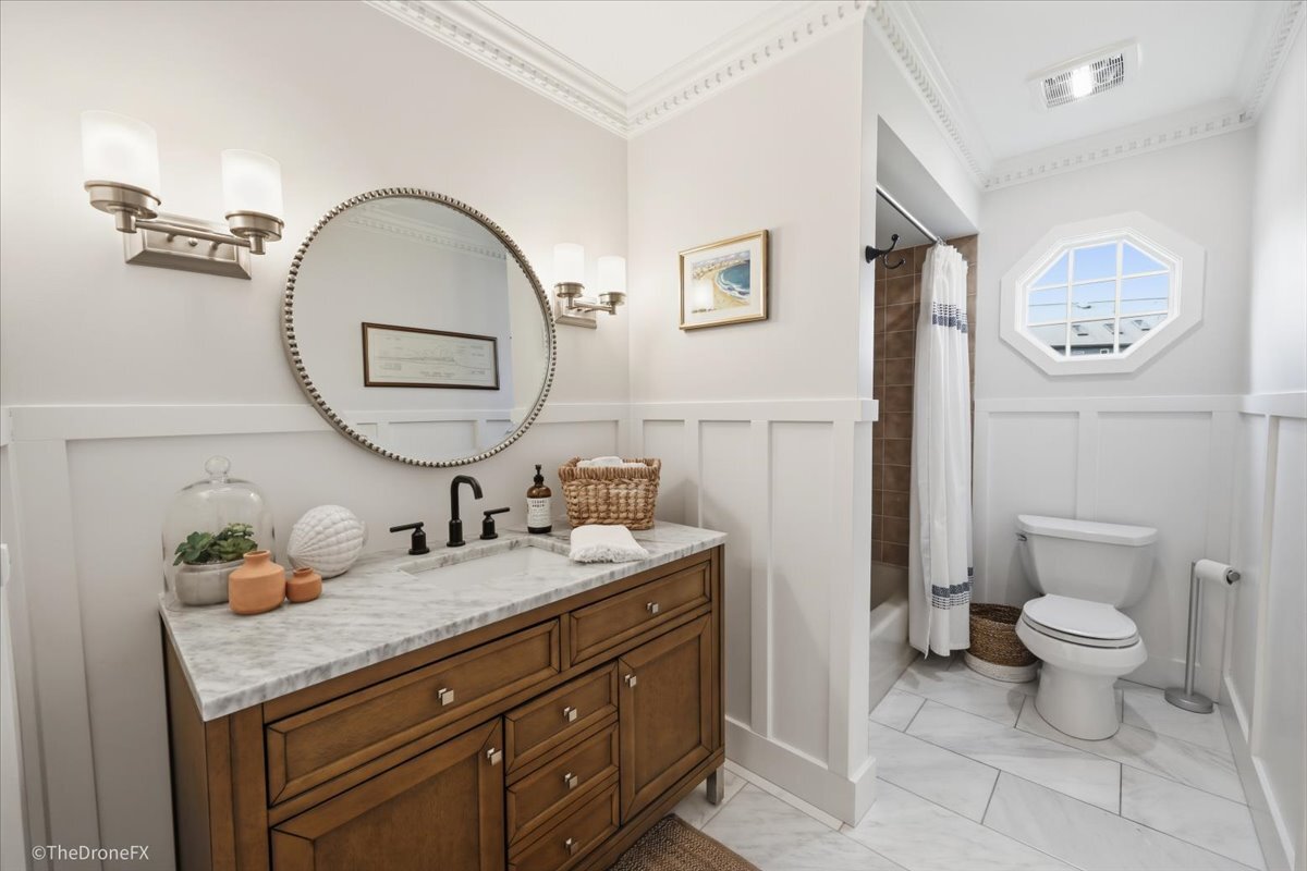 121 Brighton Drive, Wheaton, IL 60189