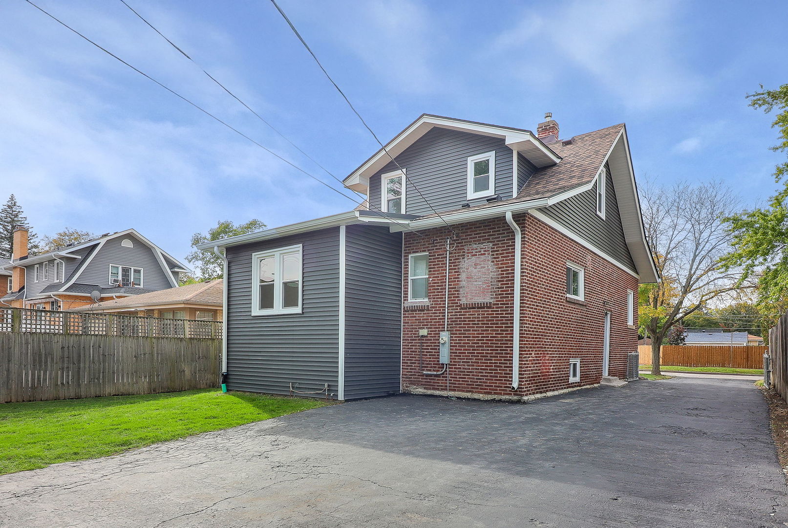 613 S Summit Avenue, Villa Park, IL 60181