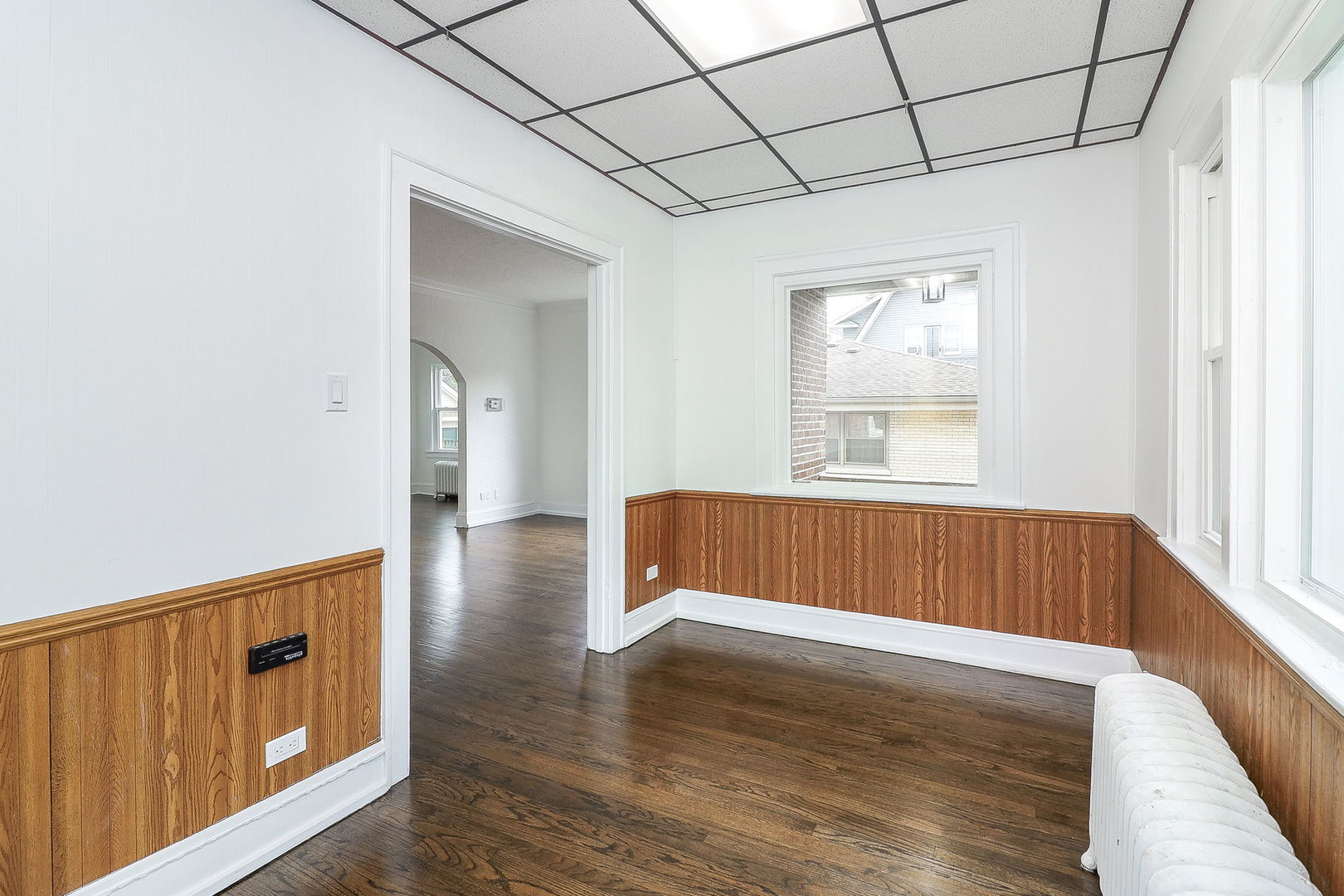 613 S Summit Avenue, Villa Park, IL 60181