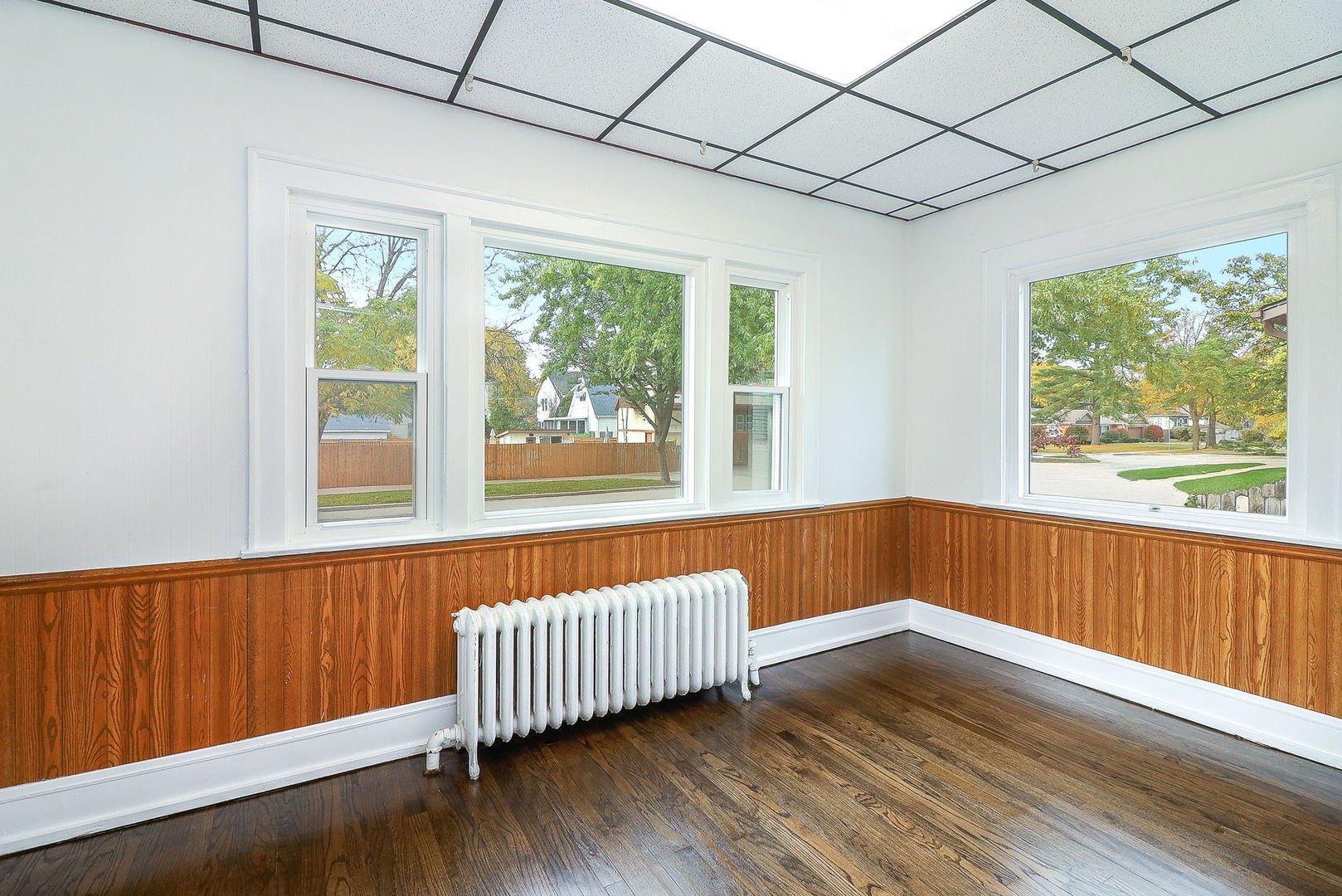 613 S Summit Avenue, Villa Park, IL 60181