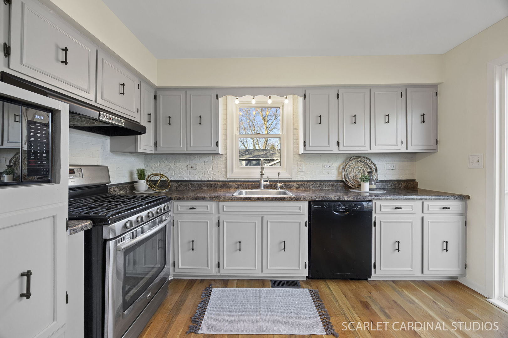 24430 W Boulevard de John, Naperville, IL 60564