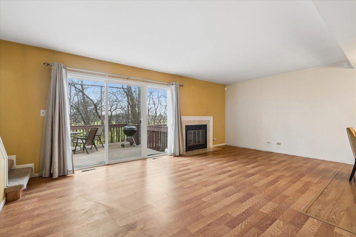 1530 Apple Grove Lane, Westmont, IL 60559