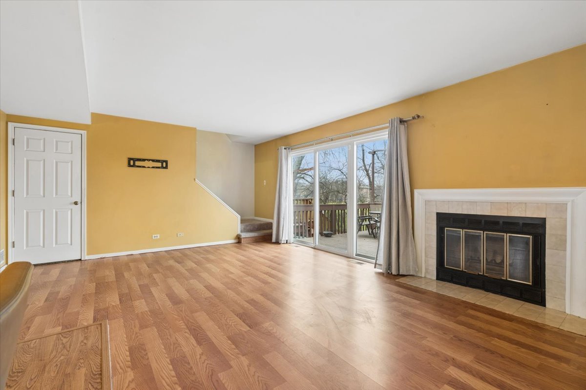 1530 Apple Grove Lane, Westmont, IL 60559