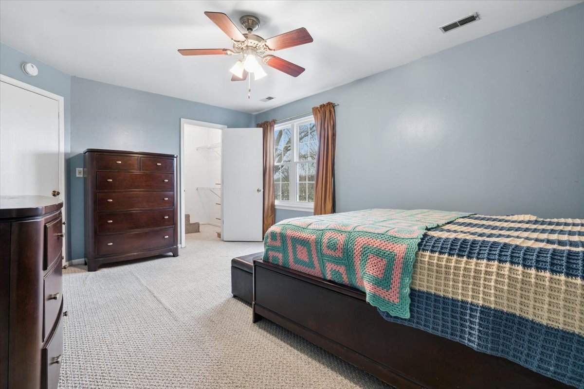 1530 Apple Grove Lane, Westmont, IL 60559