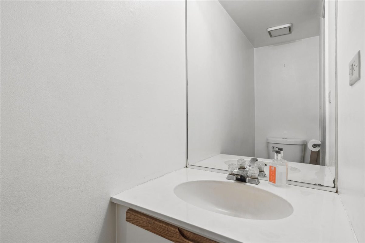 1530 Apple Grove Lane, Westmont, IL 60559