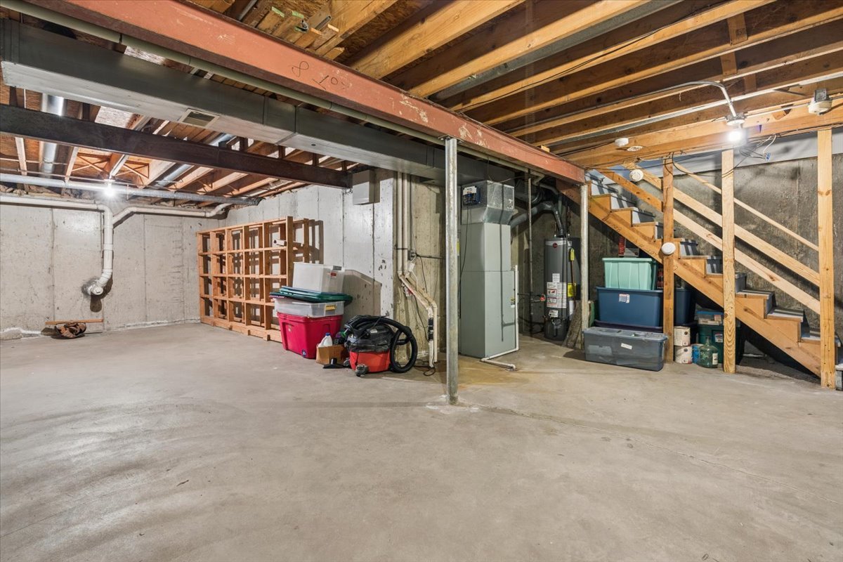 1530 Apple Grove Lane, Westmont, IL 60559