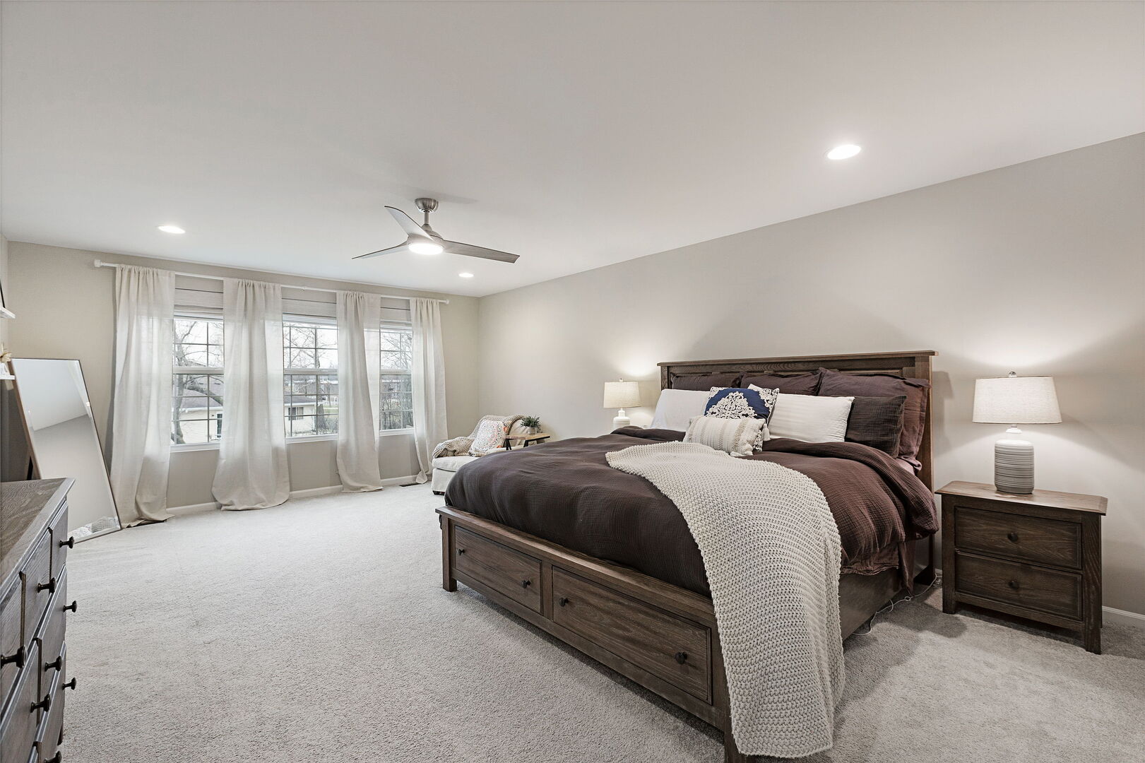 2555 Leander Court, Woodridge, IL 60517