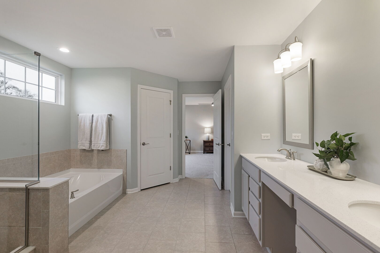 2555 Leander Court, Woodridge, IL 60517