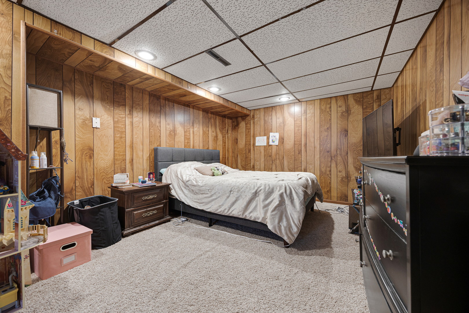 145 Concord Avenue, South Elgin, IL 60177