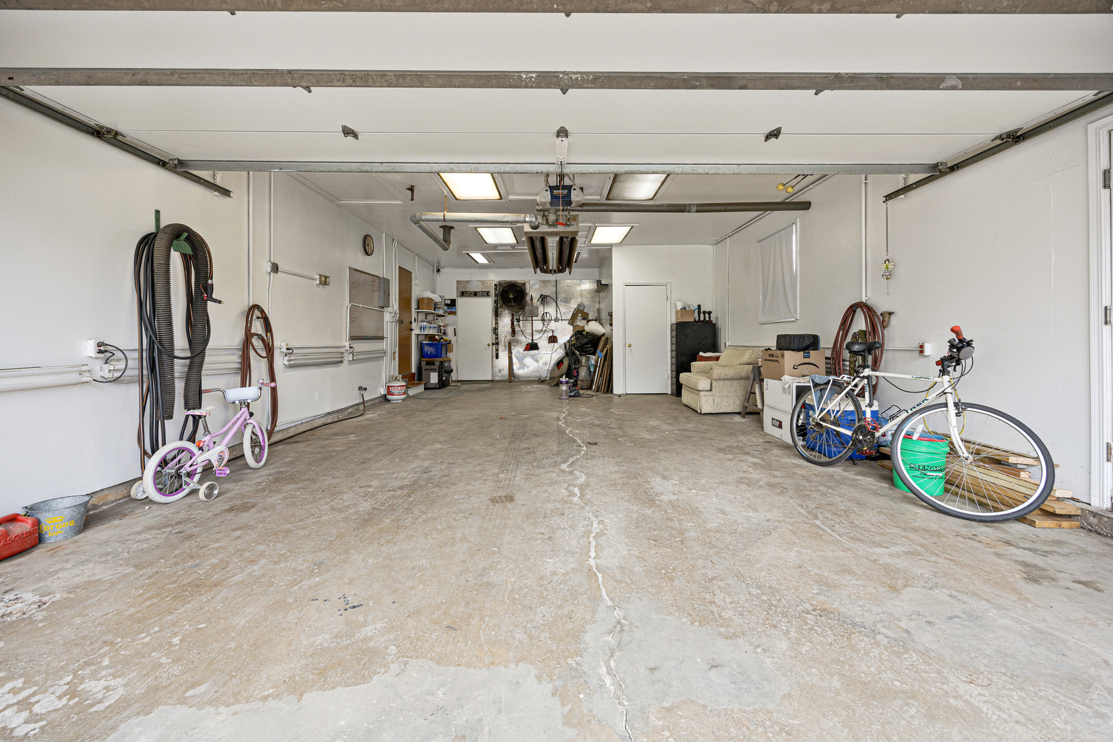 145 Concord Avenue, South Elgin, IL 60177